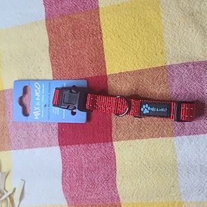 New dog collar xsmall red max & neo brand
